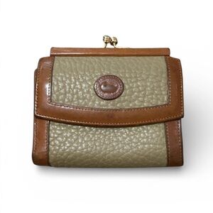Vintage Dooney & Bourke Brown And Tan Kiss Lock Foldable Pebbled Leather Wallet